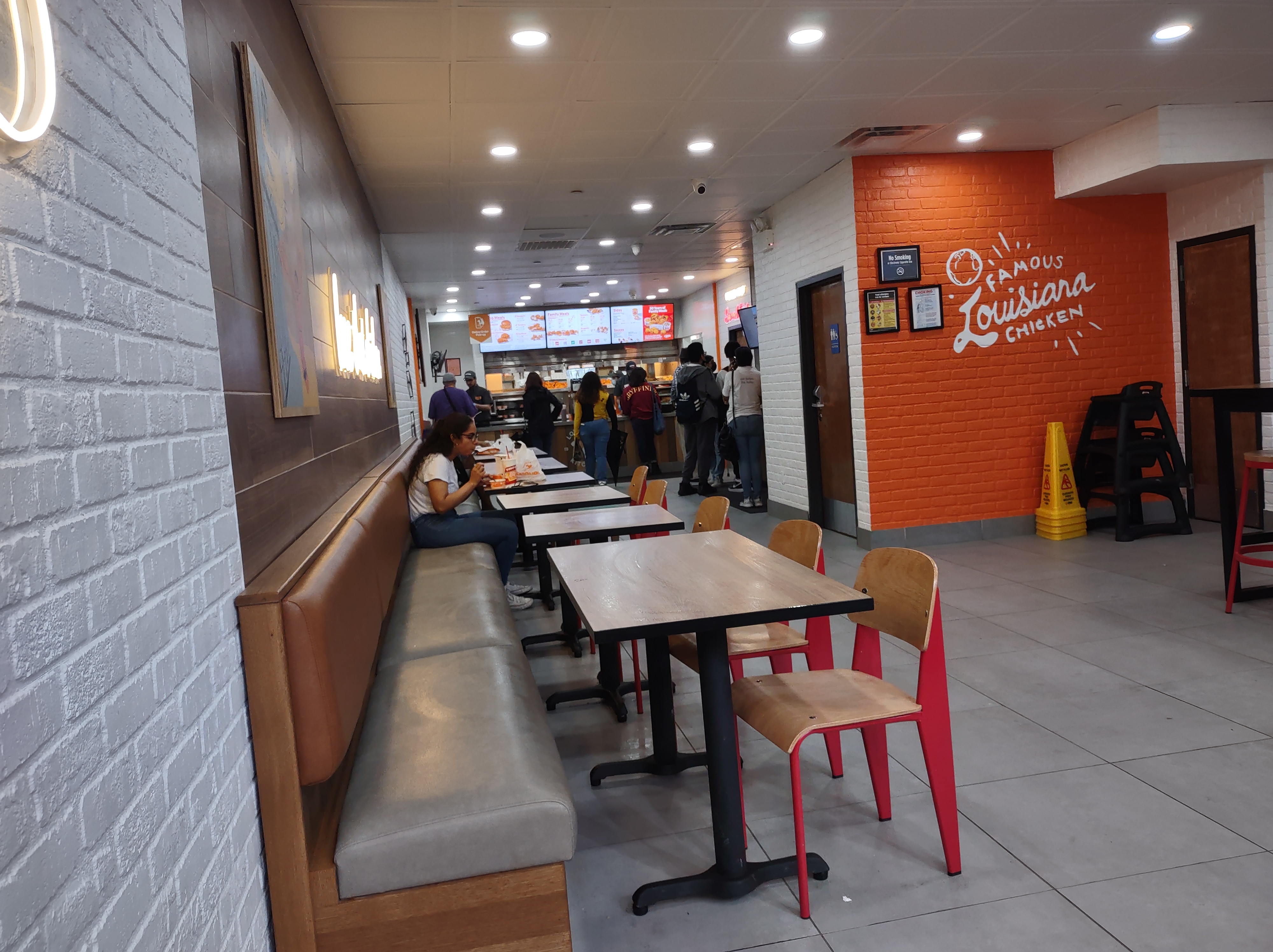 Popeyes Interior